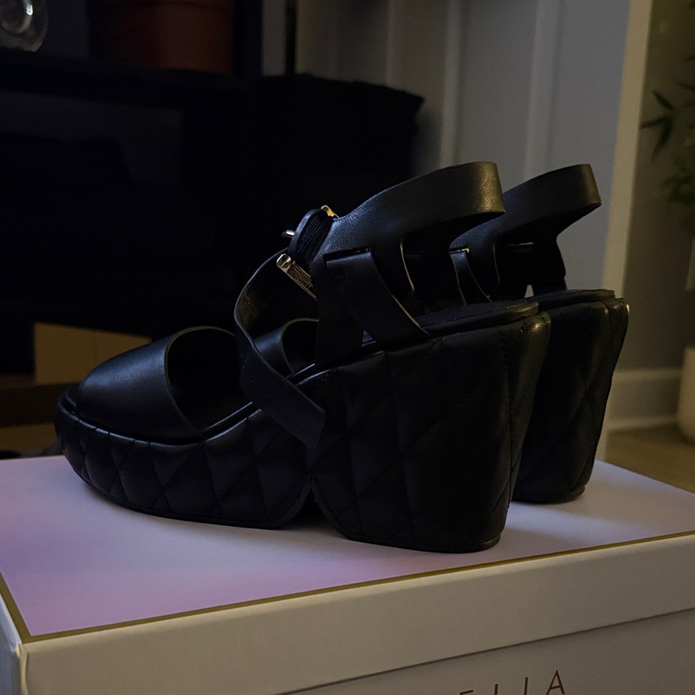 Cecelia New York Black Platform Sandals - Picture 4 of 5